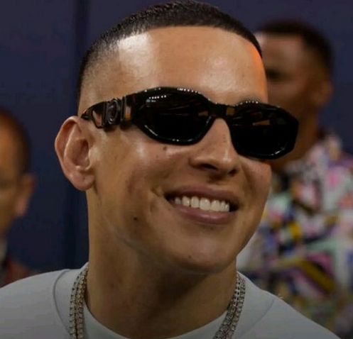 Le chanteur de "Despacito" arrête la musique... pour suivre Jésus