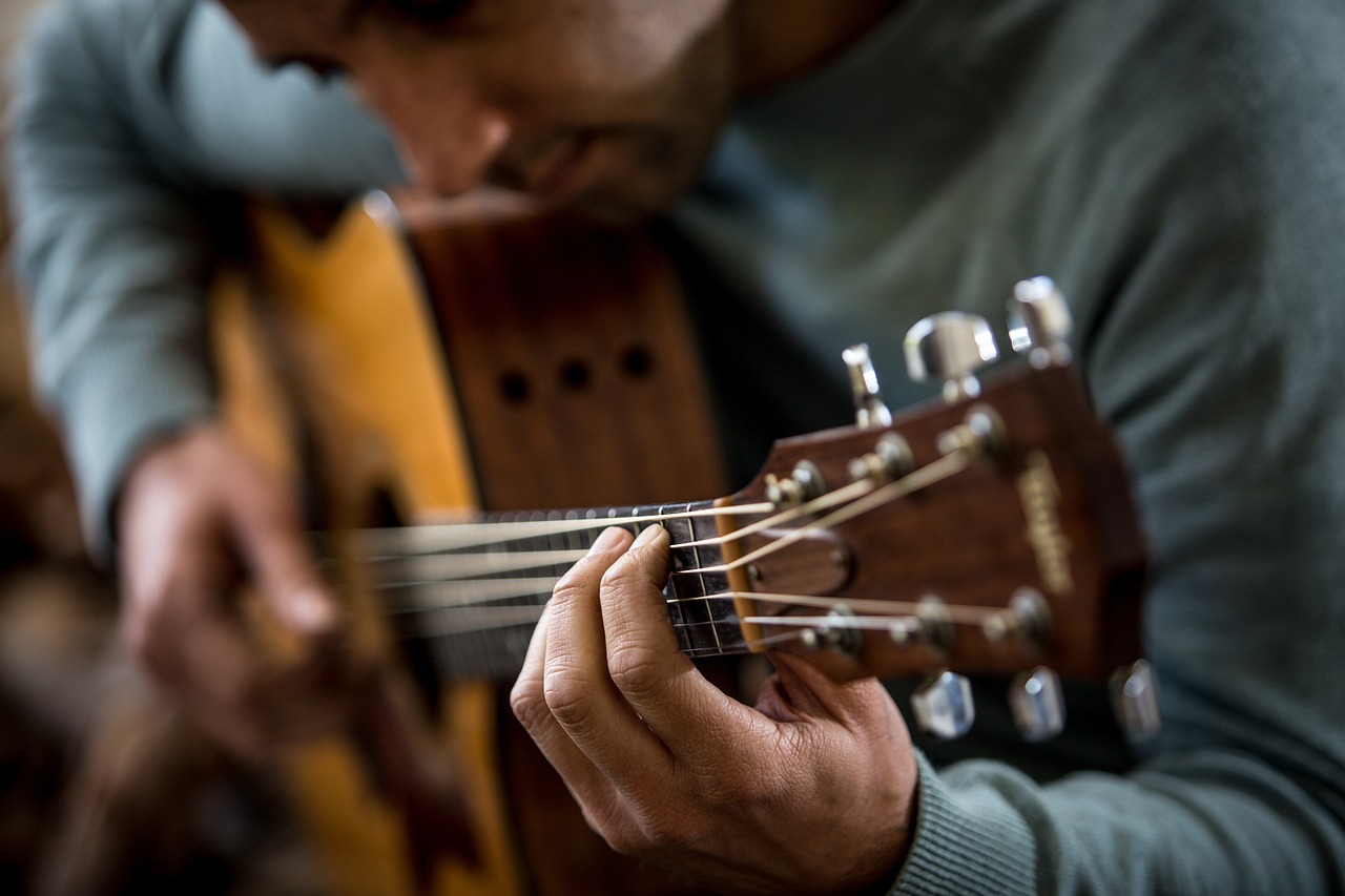 Atelier guitare à l'église l'Eau Vive de Fourchambault : Worship music